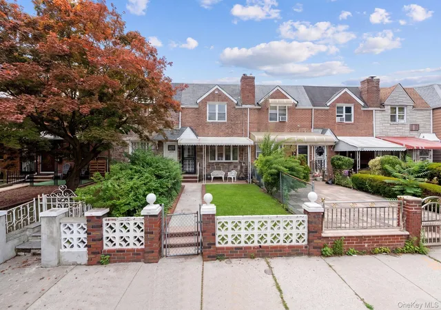 12th image of 252 E 86th St, New York, NY 11236 | MLS# 1026897