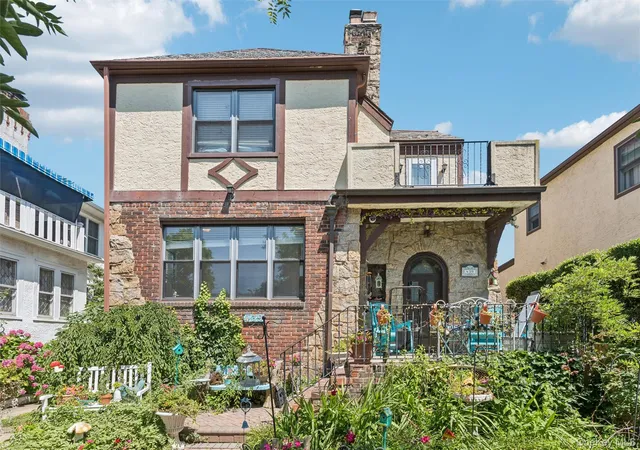 Photo 1 of Sale Pending at 439 W Olive St, Long Beach, NY 11561 | MLS# 1026913 | Listing updated on 2026-08-25