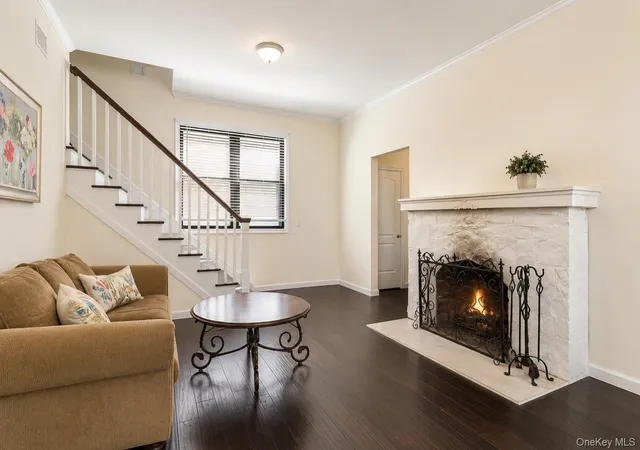 Photo 3 of Sale Pending at 439 W Olive St, Long Beach, NY 11561 | MLS# 1026913 | Listing updated on 2026-08-25