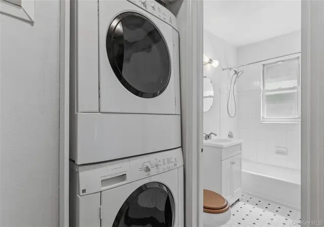 Photo 5 of Sale Pending at 2 Fieldstone Dr #19, Greenburgh, NY 10530 | MLS# 1026941 | Listing updated on 2026-08-20