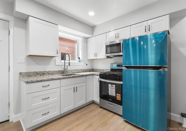 Listing Photo 4 - Condo for sale in building located at 2378 E 70th St, New York, NY 11234