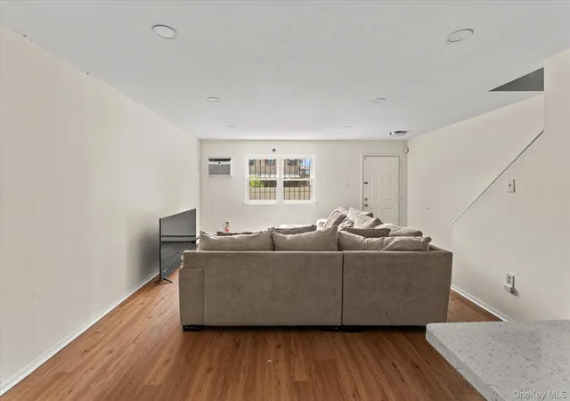 Photo 4 of Single family home for sale at 534 Warwick St, Brooklyn, NY 11207 | MLS# 1027018 | Listing updated on 2026-07-19
