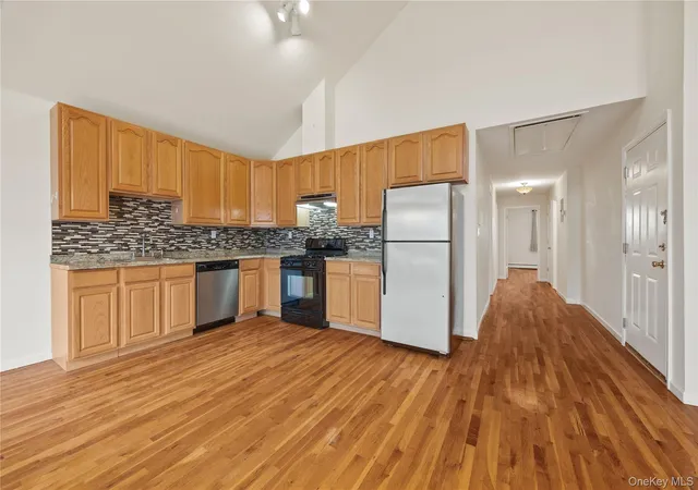 Photo 4 of Condo for sale at 10 Pennyfield Ave #5C, Bronx, NY 10465 | MLS# 1027022 | Listing updated on 2026-07-20