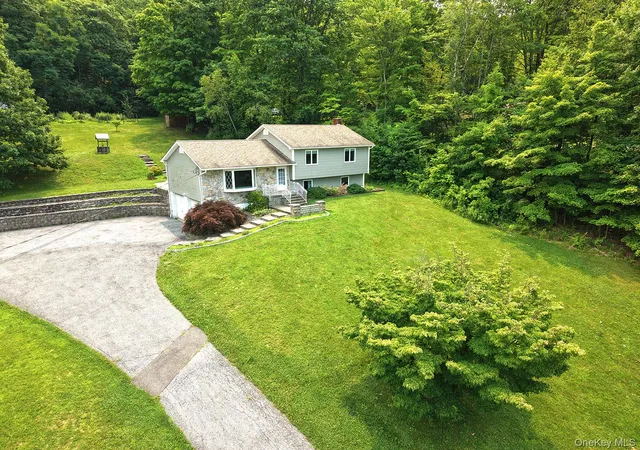 Photo 3 of Single family home for sale at 128 Lookout Pass, Stormville, NY 12582 | MLS# 1027029 | Listing updated on 2026-08-30