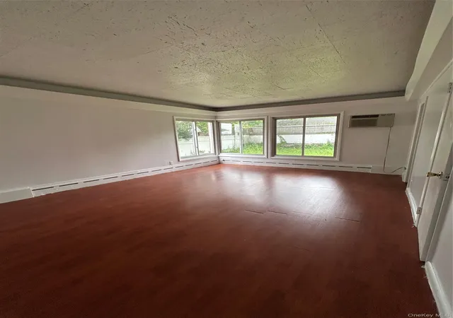 Listing Photo 4 - Condo for sale in building located at 141 Sterling Ave, Yonkers, NY 10704