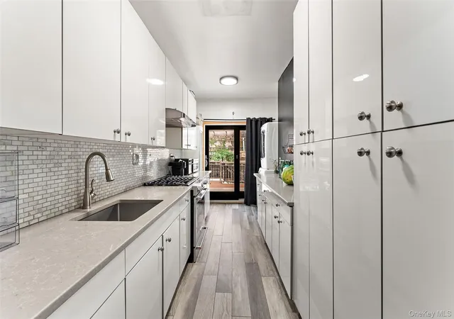 Listing Photo 5 - Condo for sale in building located at 2020 Continental Ave, New York, NY 10461