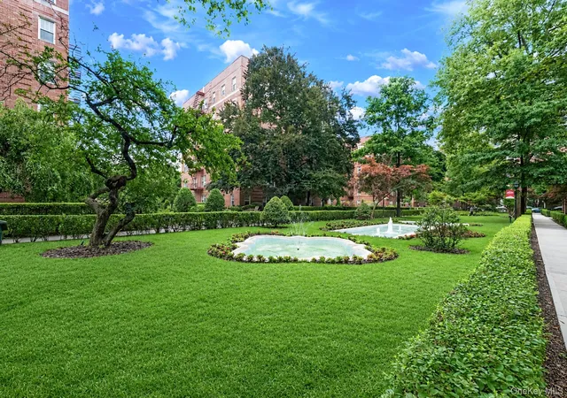 Photo 3 of Sale Pending at 77-14 113th Street #6R, New York, NY 11375 | MLS# 1027075 | Listing updated on 2026-10-06