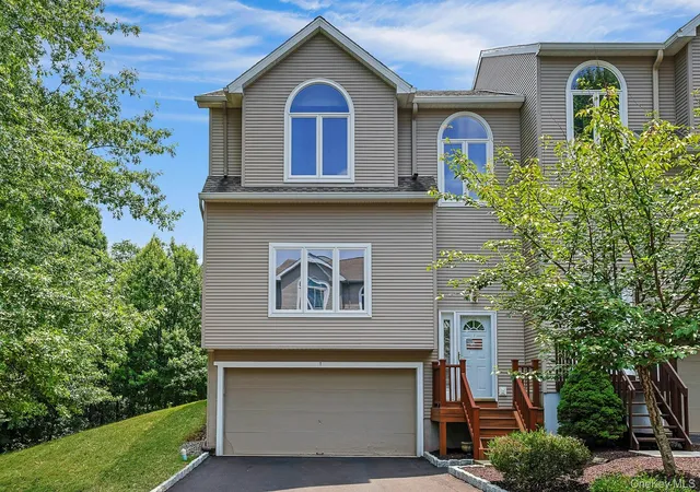 2nd image of 1 Ledger View Ct, Highland Mills, NY 10930 | MLS# 1027087