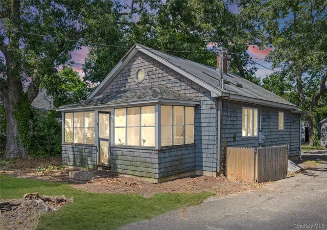 1st image of 426 Riverleigh Ave, Riverhead, NY 11901 | MLS# 1027089