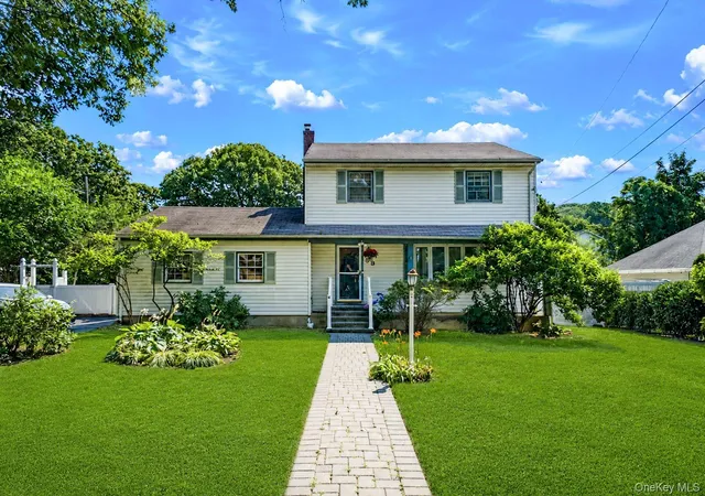 1st image of 39 William St, Smithtown, NY 11787 | MLS# 1027092