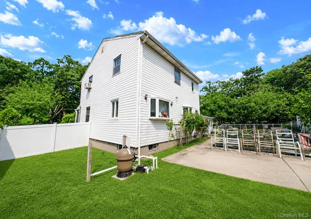 37th image of 39 William St, Smithtown, NY 11787 | MLS# 1027092