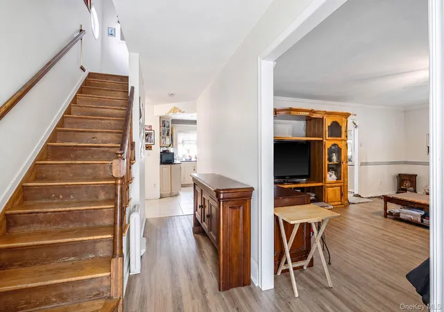 5th image of 39 William St, Smithtown, NY 11787 | MLS# 1027092