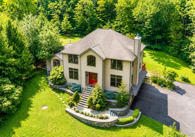 Photo 1 of Single family home for sale at 141 Old Tuxedo Rd, Monroe, NY 10950 | MLS# 1027121 | Listing updated on 2026-08-12