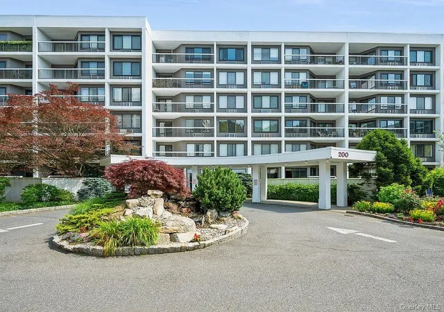 Photo 3 of Condo for sale at 200 High Point Dr #8, Greenburgh, NY 10530 | MLS# 1027124 | Listing updated on 2026-08-03