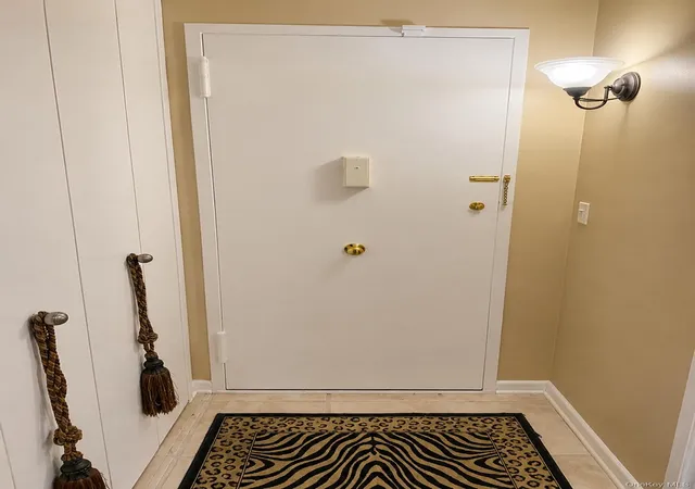 Photo 4 of Condo for sale at 200 High Point Dr #8, Greenburgh, NY 10530 | MLS# 1027124 | Listing updated on 2026-08-03