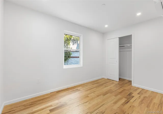 Listing Photo 5 - Condo for sale in building located at 3439 Grace Ave, New York, NY 10469