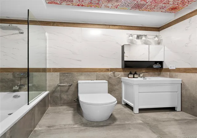Listing Photo 5 - Condo for sale in building located at 491 Monroe St, New York City, NY 11221 - Unit #1B