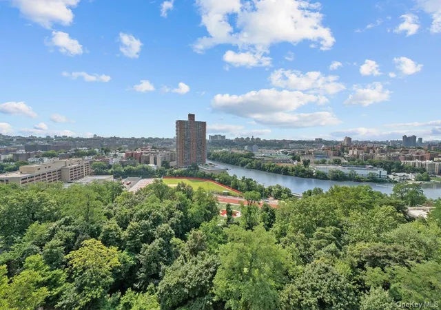 Photo 4 of House for sale at 555 Kappock St #10U, New York, NY 10463 | MLS# 1027165 | Listing updated on 2026-09-06