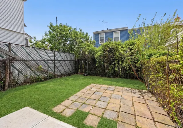 Photo 2 of Single family home for sale at 103-19a 110th St S Richmond Hl, New York, NY 11419 | MLS# 1027178 | Listing updated on 2026-09-25