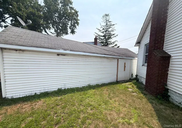 17th image of 583 Straight Path, West Babylon, NY 11704 | MLS# 1027183