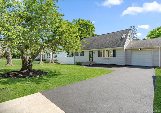 Photo 3 of Sale Pending at 325 Harrison Ave, Brookhaven, NY 11764 | MLS# 1027208 | Listing updated on 2026-09-15