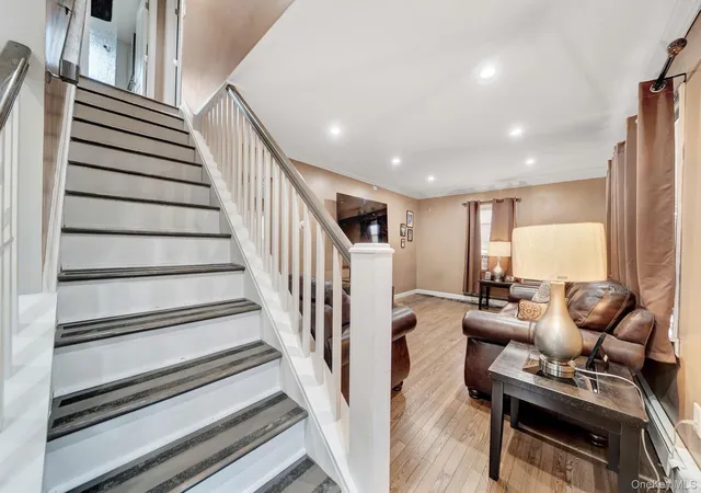 Photo 4 of Sale Pending at 258 Fairview Blvd, Hempstead, NY 11550 | MLS# 1027217 | Listing updated on 2026-09-01