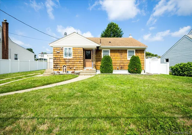 Photo 1 of Sale Pending at 17 Joludow Dr, Oyster Bay, NY 11762 | MLS# 1027218 | Listing updated on 2026-08-20