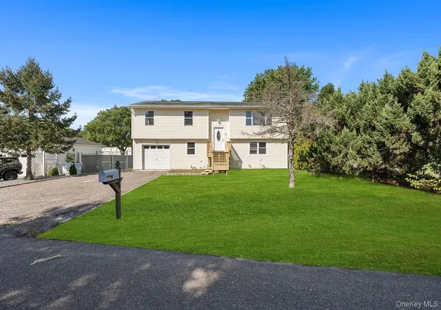 Photo 2 of Single family home for sale at 25 Marshall St, Brookhaven, NY 11772 | MLS# 1027229 | Listing updated on 2026-08-15
