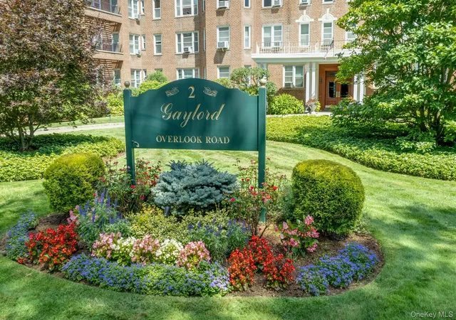 Listing Photo 2 - Condo for sale in building located at 2 Overlook Rd, White Plains, NY 10605 - Unit #3A6