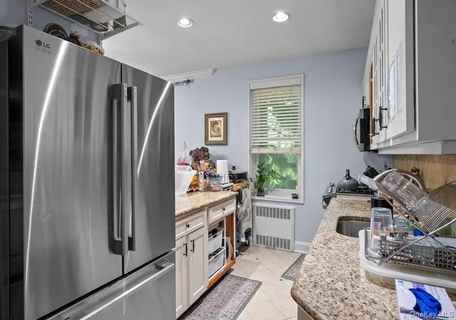 Listing Photo 4 - Condo for sale in building located at 2 Overlook Rd, White Plains, NY 10605 - Unit #3A6