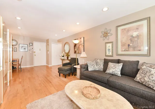 1st image of 2 Birchwood Ct, Hempstead, NY 11030
