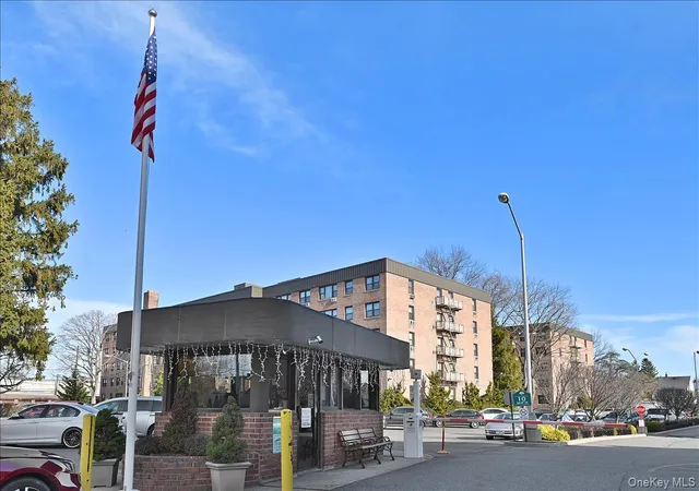 18th image of 2 Birchwood Ct #1C, Mineola, NY 11501 | MLS# 1027240