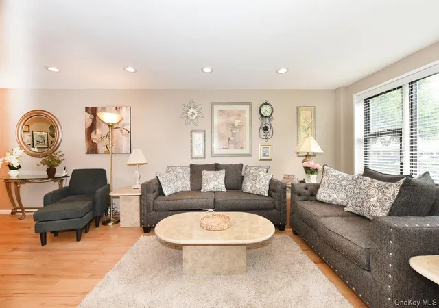 2nd image of 2 Birchwood Ct, Hempstead, NY 11030