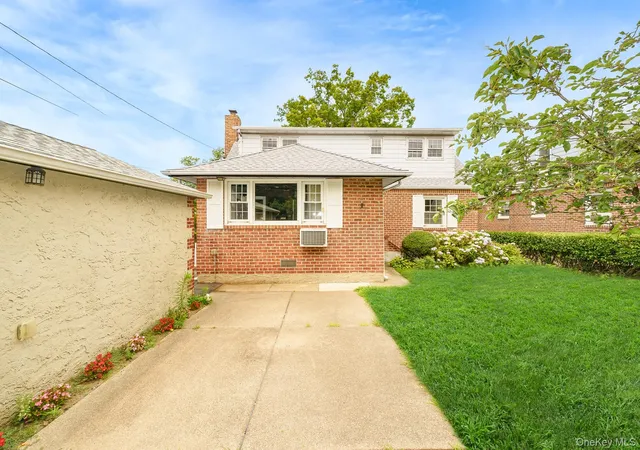Photo 3 of Sale Pending at 204 Center St, North Hempstead, NY 11596 | MLS# 1027241 | Listing updated on 2026-08-23