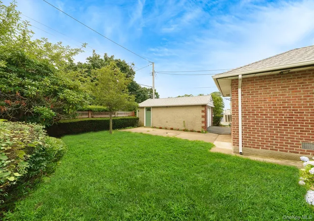 Photo 4 of Sale Pending at 204 Center St, North Hempstead, NY 11596 | MLS# 1027241 | Listing updated on 2026-08-23