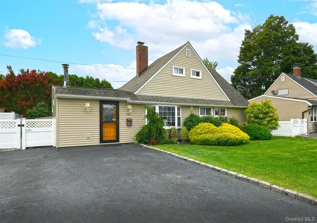Photo 1 of Sale Pending at 261 Elm Dr S, Hempstead, NY 11756 | MLS# 1027248 | Listing updated on 2026-08-18