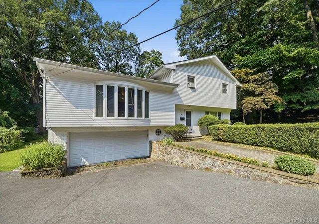 Photo 2 of Single family home for sale at 14 Glenn Pl, Greenburgh, NY 10706 | MLS# 1027260 | Listing updated on 2026-10-08