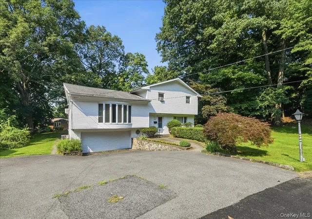 Photo 3 of Single family home for sale at 14 Glenn Pl, Greenburgh, NY 10706 | MLS# 1027260 | Listing updated on 2026-10-08