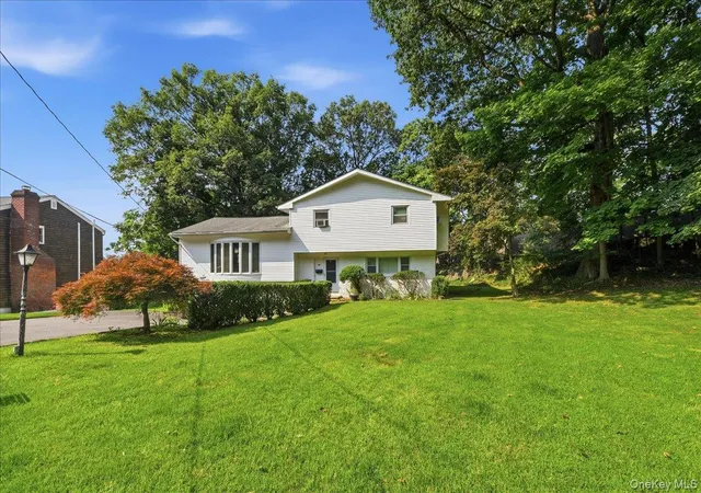 Photo 3 of Single family home for sale at 14 Glenn Pl, Greenburgh, NY 10706 | MLS# 1027260 | Listing updated on 2026-10-08