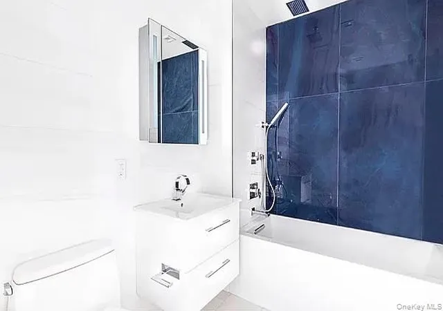 Photo 3 of Condo for sale at 4244 Crescent St #6B, Long Island City, NY 11101 | MLS# 1027264 | Listing updated on 2026-08-01