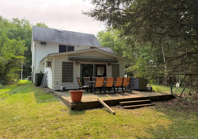 Photo 3 of Single family home for sale at 7 Elizabeth Way, Kiamesha Lake, NY 12751 | MLS# 1027281 | Listing updated on 2026-08-25