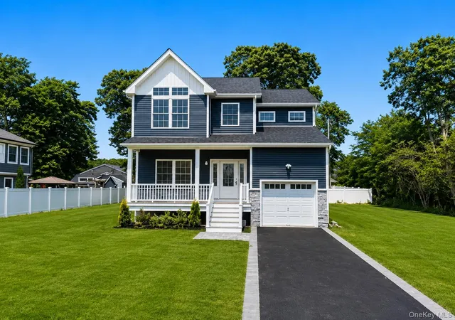 Photo 2 of Single family home for sale at 7 Edgewater Dr, Brookhaven, NY 11951 | MLS# 1027292 | Listing updated on 2026-08-15
