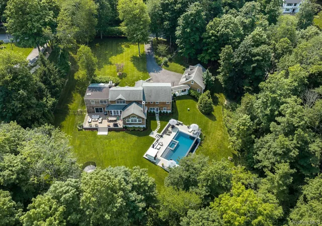 Photo 4 of Sale Pending at 8 Seymour Pl W, North Castle, NY 10504 | MLS# 1027304 | Listing updated on 2026-08-05
