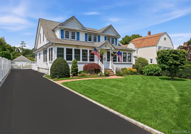 Photo 2 of Sale Pending at 11 Hampton St, Islip, NY 11782 | MLS# 1027313 | Listing updated on 2026-08-07