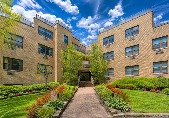 1st image of 5 Schenck #1LL, North Hempstead, NY 11021 | MLS# 1027316