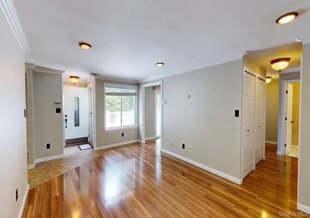 Listing Photo 4 - Condo for sale in building located at 604 Blue Ridge Dr, Medford, NY 11763