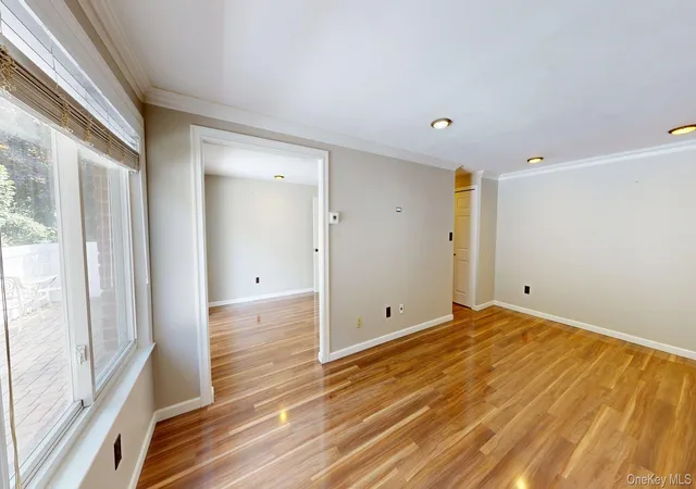 Listing Photo 5 - Condo for sale in building located at 604 Blue Ridge Dr, Medford, NY 11763