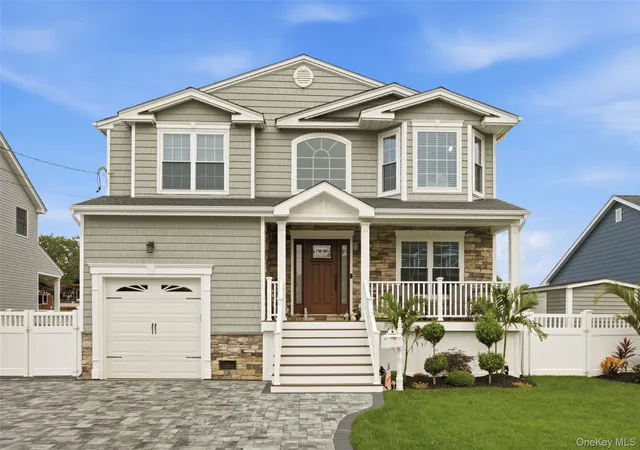 Photo 1 of Single family home for sale at 30 Berger Ave, Babylon, NY 11701 | MLS# 1027328 | Listing updated on 2026-08-29