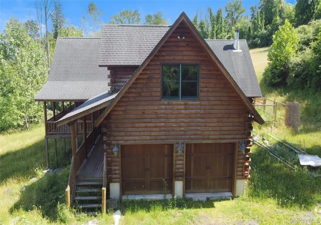 Photo 3 of Single family home for sale at 10 Eaglewood Vista Ln, Pine Island, NY 10969 | MLS# 1027350 | Listing updated on 2026-09-28