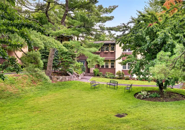 2nd image of 95 Wiltshire Rd #C 16, New Rochelle, NY 10583 | MLS# 1027366